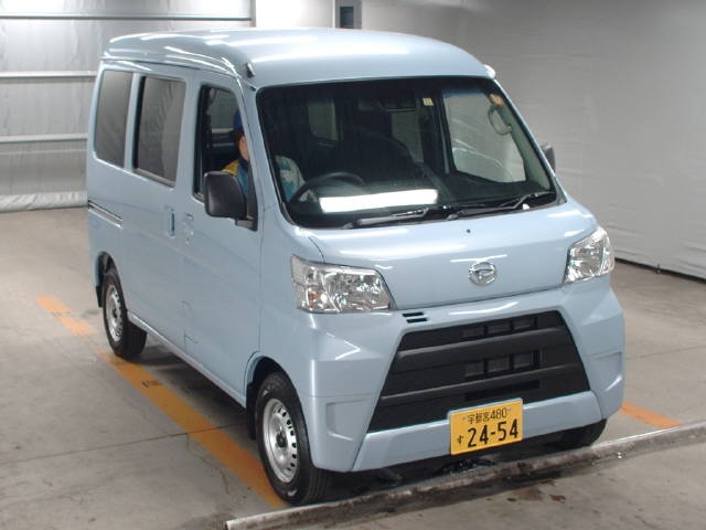 Import and buy DAIHATSU HIJET VAN 2017 from Japan to Nairobi, Kenya