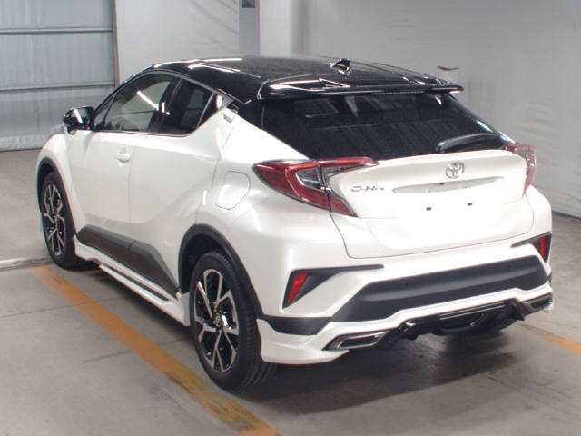 Import and buy TOYOTA C-HR 2018 from Japan to Nairobi, Kenya