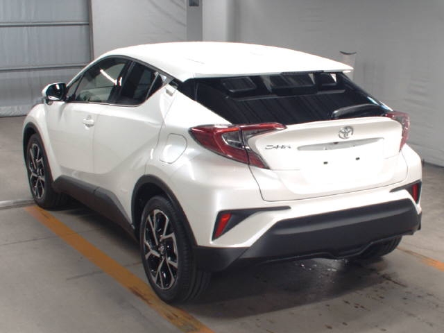 Import and buy TOYOTA C-HR 2018 from Japan to Nairobi, Kenya