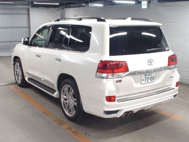 Import and buy TOYOTA LAND CRUISER 2017 from Japan to Nairobi, Kenya