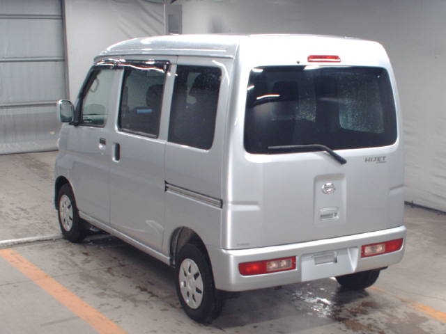 Import and buy DAIHATSU HIJET VAN 2017 from Japan to Nairobi, Kenya