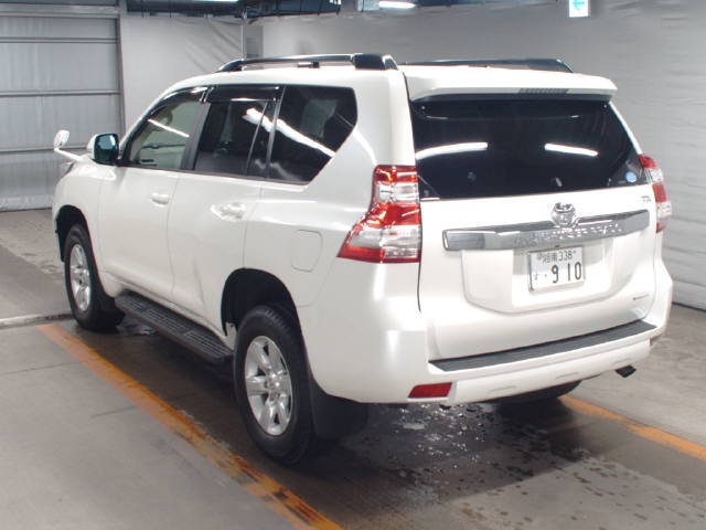 Import and buy TOYOTA LAND CRUISER PRADO 2017 from Japan to Nairobi, Kenya