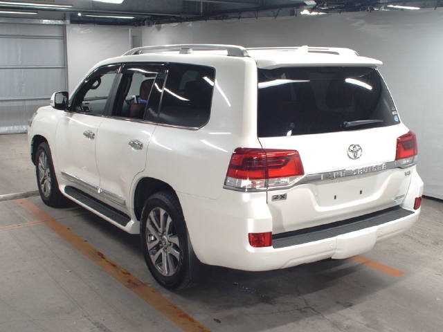 Import and buy TOYOTA LAND CRUISER 2017 from Japan to Nairobi, Kenya