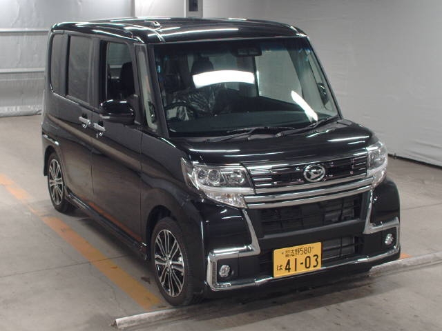 Import and buy DAIHATSU TANTO 2018 from Japan to Nairobi, Kenya