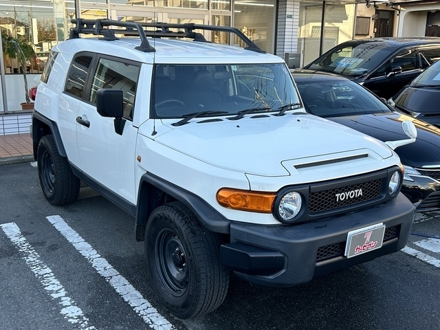 Import and buy TOYOTA FJ CRUISER 2017 from Japan to Nairobi, Kenya