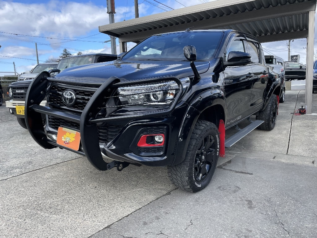 Import and buy TOYOTA HILUX 2019 from Japan to Nairobi, Kenya