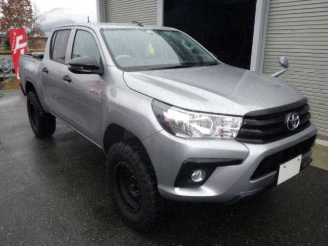 Import and buy TOYOTA HILUX 2017 from Japan to Nairobi, Kenya