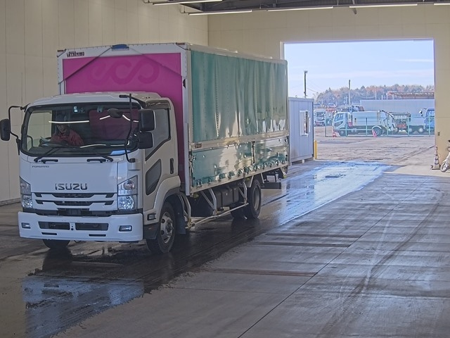 Import and buy ISUZU FORWARD 2020 from Japan to Nairobi, Kenya