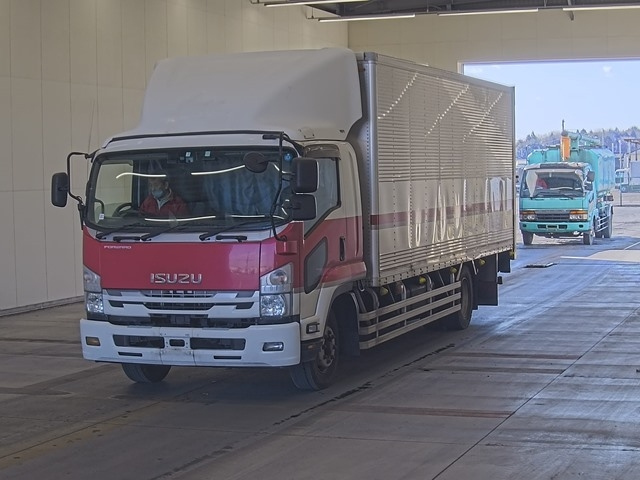 Import and buy ISUZU FORWARD 2018 from Japan to Nairobi, Kenya