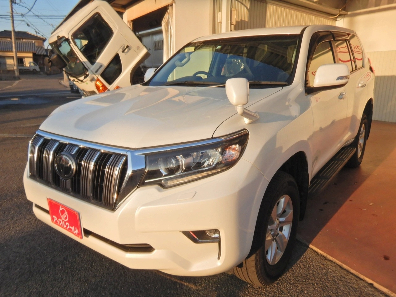 Import and buy TOYOTA LAND CRUISER PRADO 2017 from Japan to Nairobi, Kenya