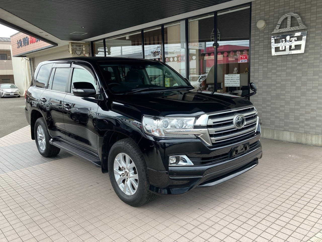 Import and buy TOYOTA LAND CRUISER 2018 from Japan to Nairobi, Kenya