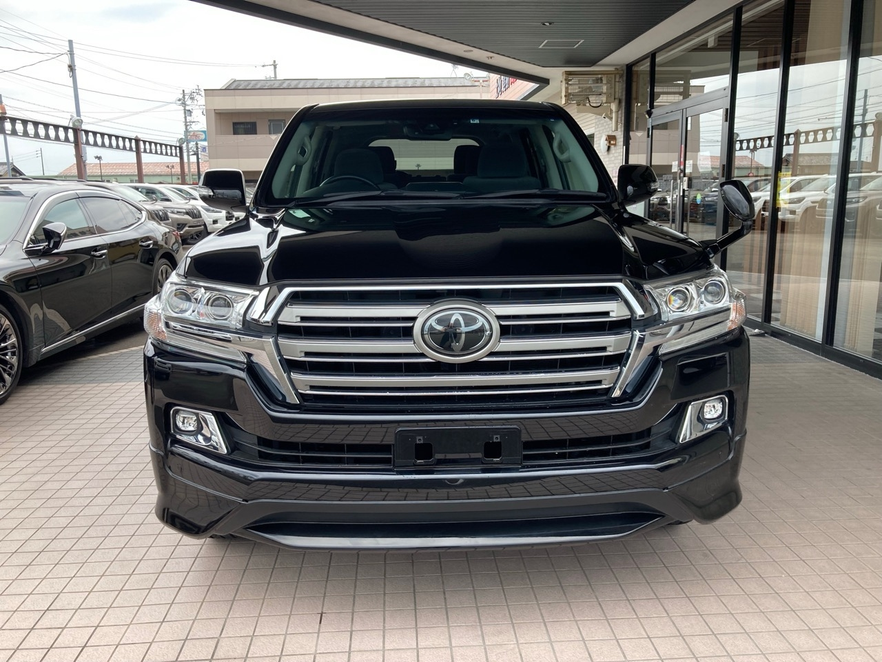 Import and buy TOYOTA LAND CRUISER 2018 from Japan to Nairobi, Kenya