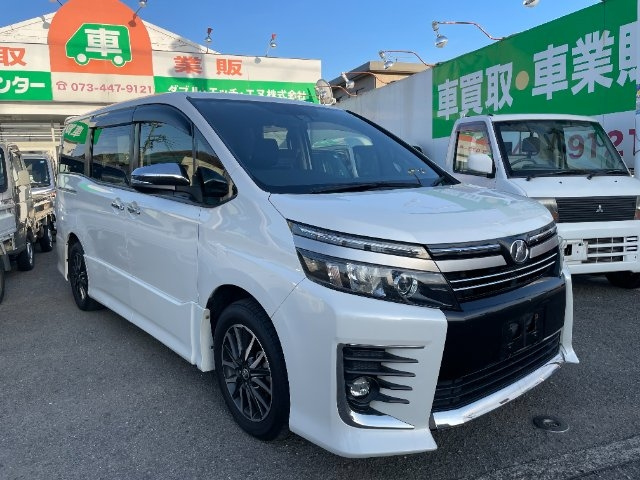 Import and buy TOYOTA VOXY 2017 from Japan to Nairobi, Kenya