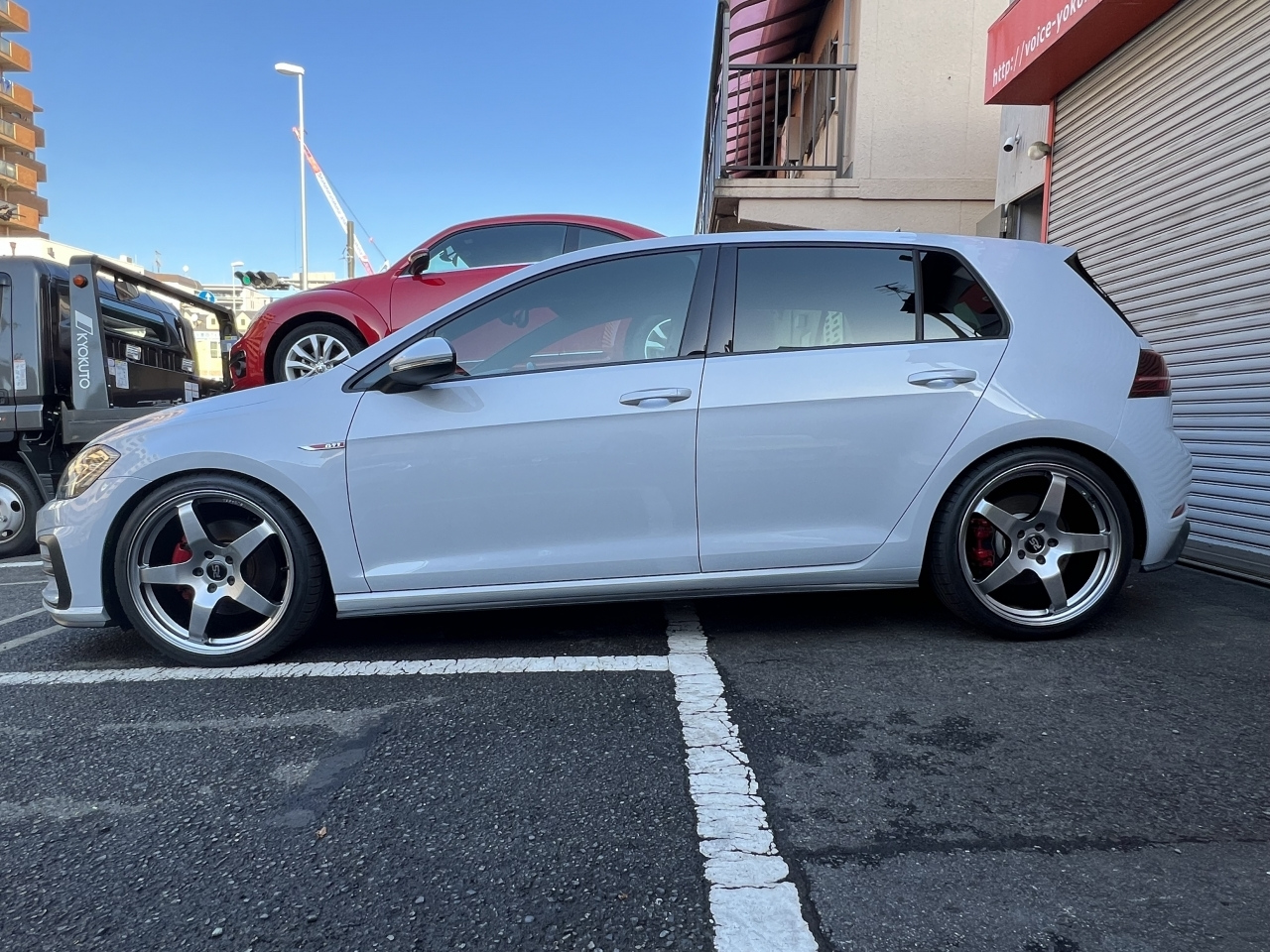 Import and buy VOLKSWAGEN GOLF GTI 2018 from Japan to Nairobi, Kenya