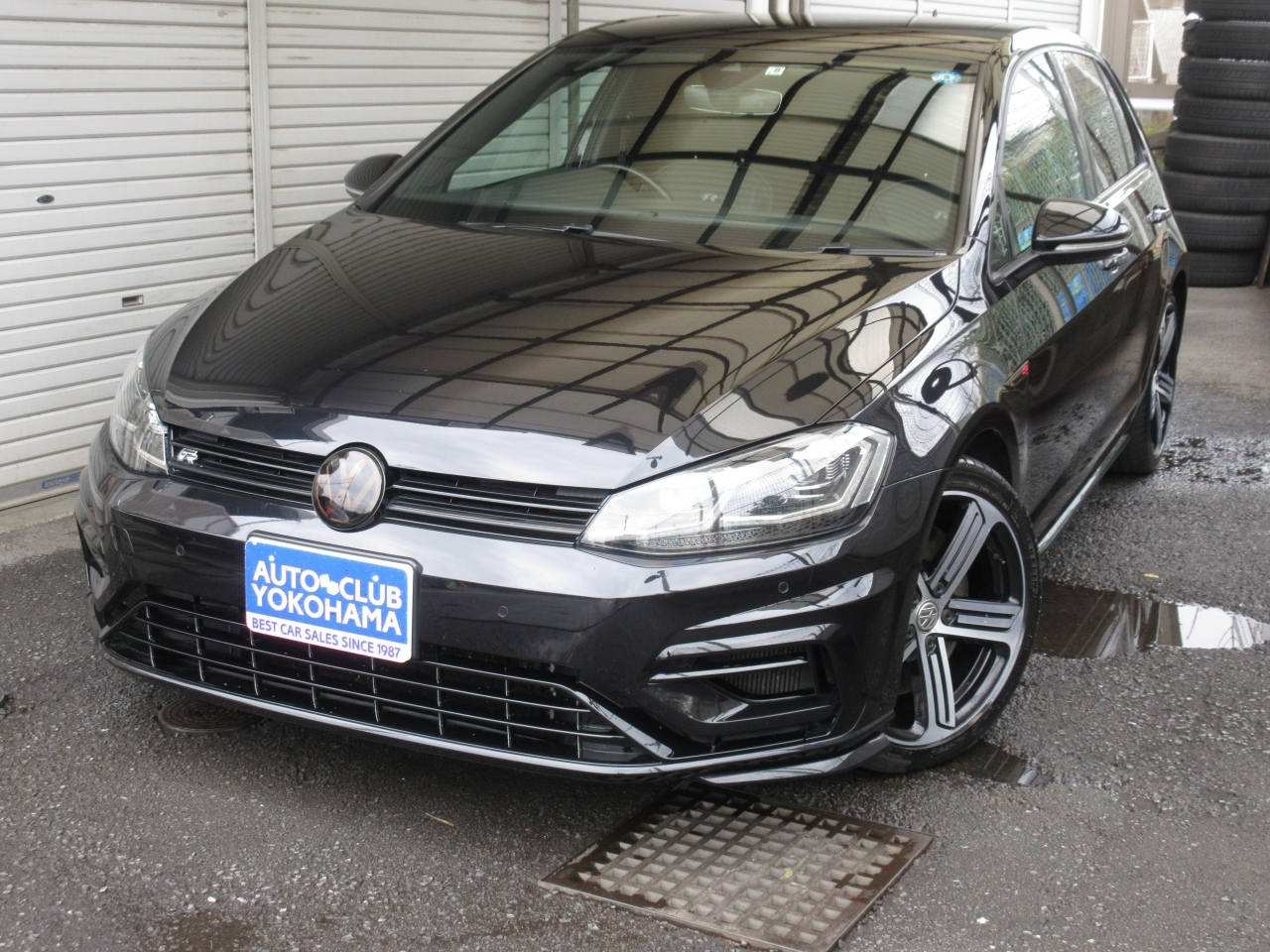 Import and buy VOLKSWAGEN GOLF R 2017 from Japan to Nairobi, Kenya