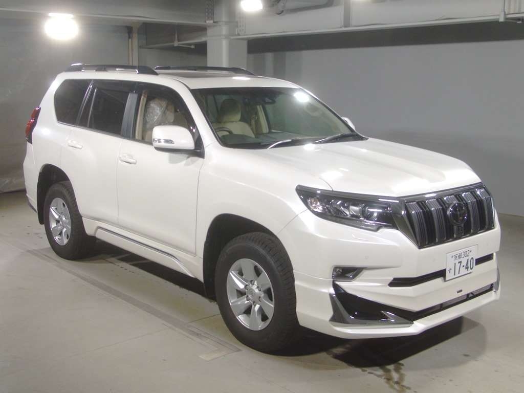 Import and buy TOYOTA LAND CRUISER PRADO 2017 from Japan to Nairobi, Kenya