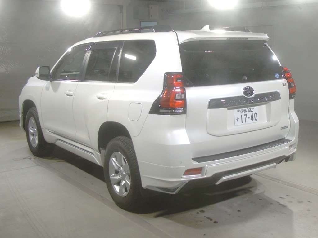 Import and buy TOYOTA LAND CRUISER PRADO 2017 from Japan to Nairobi, Kenya