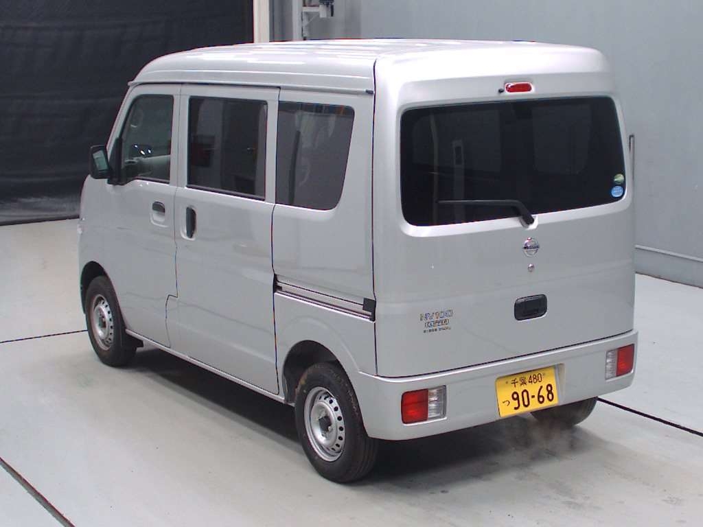 Import and buy NISSAN NV100 CLIPPER 2018 from Japan to Nairobi, Kenya