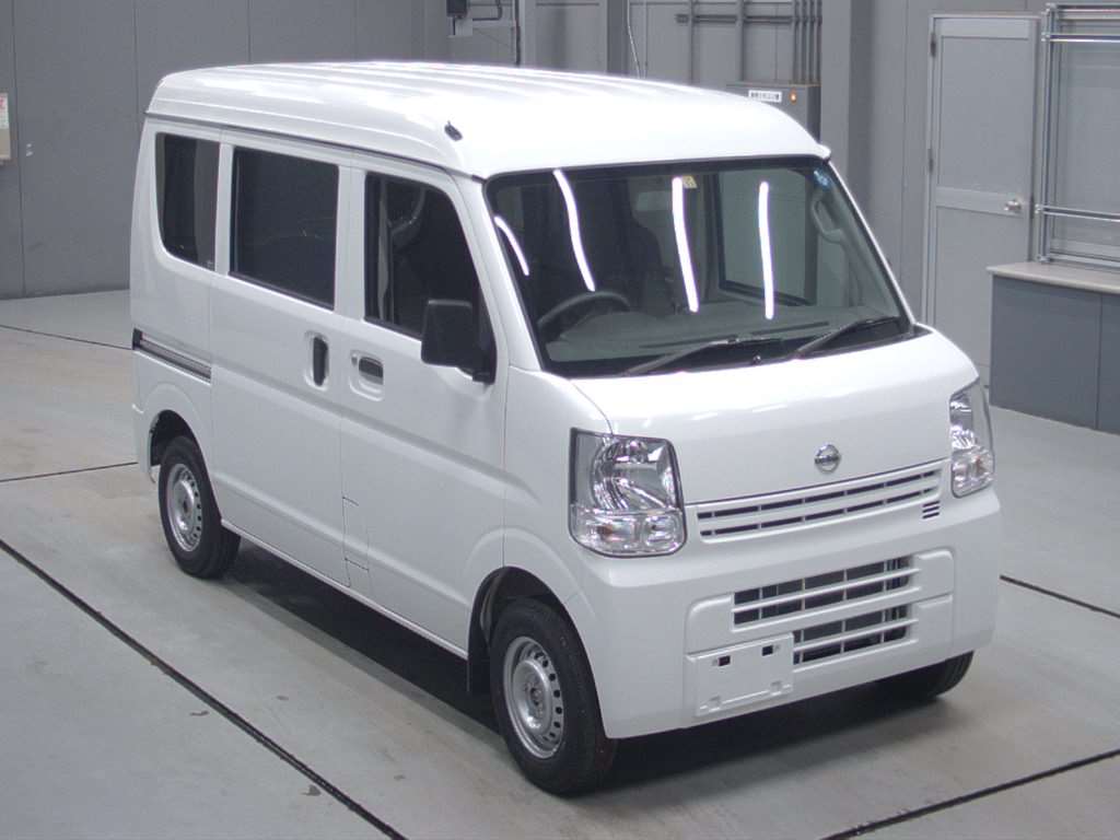 Import and buy NISSAN NV100 CLIPPER 2018 from Japan to Nairobi, Kenya