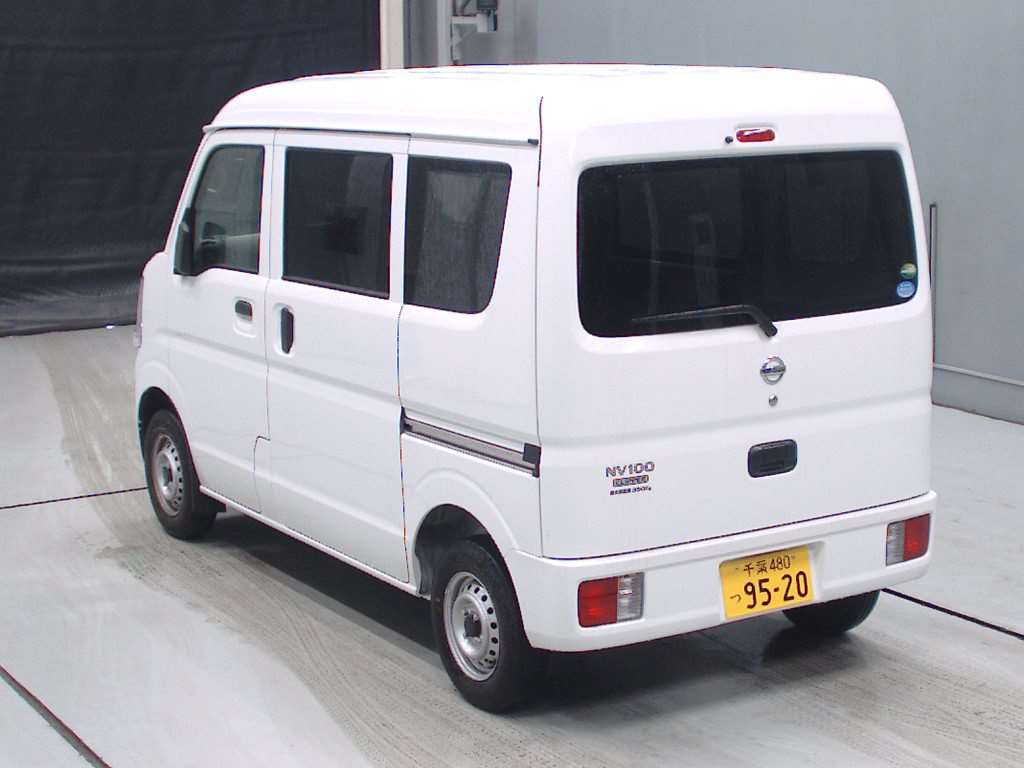 Import and buy NISSAN NV100 CLIPPER 2018 from Japan to Nairobi, Kenya