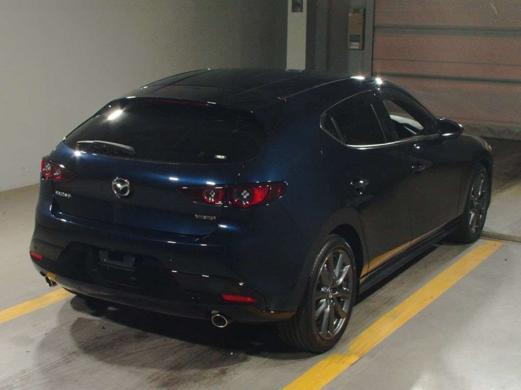 Import and buy MAZDA MAZDA3 FASTBACK 2019 from Japan to Nairobi, Kenya