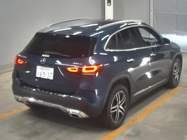 Import and buy MERCEDES BENZ GLA CLASS 2020 from Japan to Nairobi, Kenya