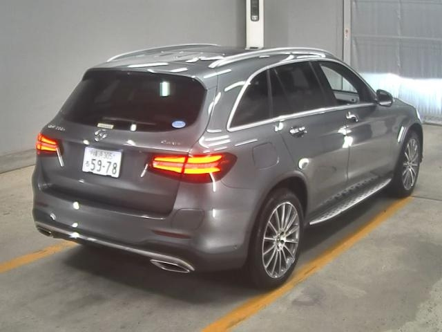 Import and buy MERCEDES BENZ GLC CLASS 2018 from Japan to Nairobi, Kenya