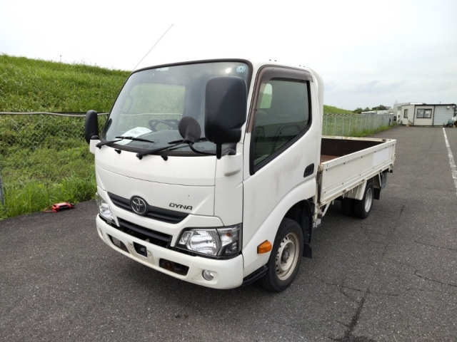 Import and buy TOYOTA DYNA 2018 from Japan to Nairobi, Kenya