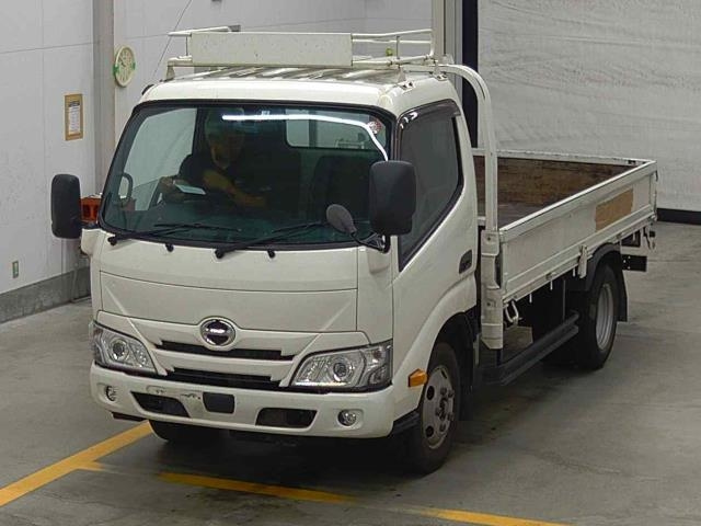 Import and buy HINO DUTRO 2019 from Japan to Nairobi, Kenya