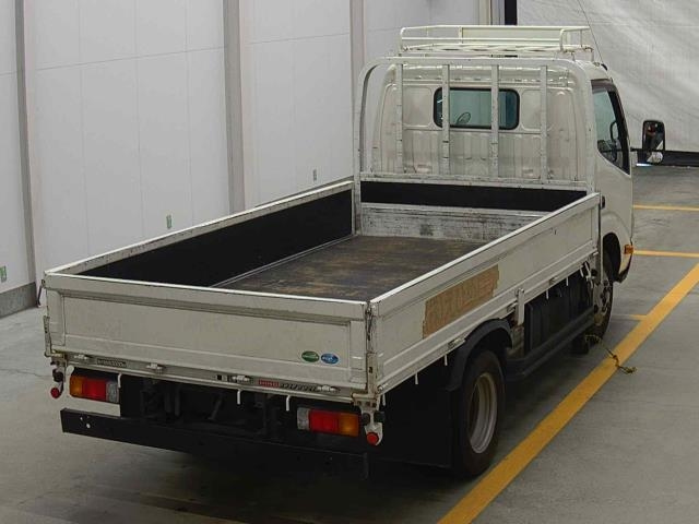 Import and buy HINO DUTRO 2019 from Japan to Nairobi, Kenya