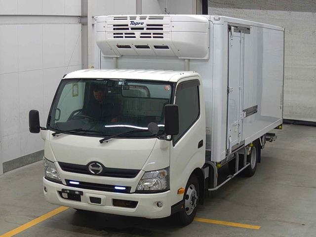 Import and buy HINO DUTRO 2019 from Japan to Nairobi, Kenya