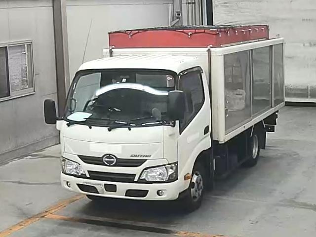 Import and buy HINO DUTRO 2018 from Japan to Nairobi, Kenya