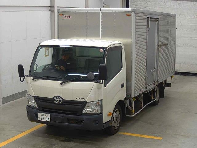 Import and buy TOYOTA DYNA 2019 from Japan to Nairobi, Kenya