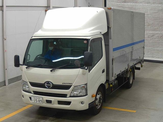 Import and buy HINO DUTRO 2018 from Japan to Nairobi, Kenya