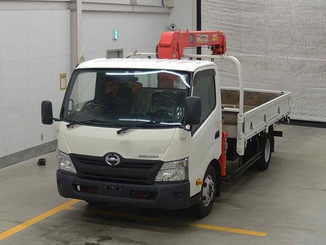 Import and buy HINO DUTRO 2017 from Japan to Nairobi, Kenya