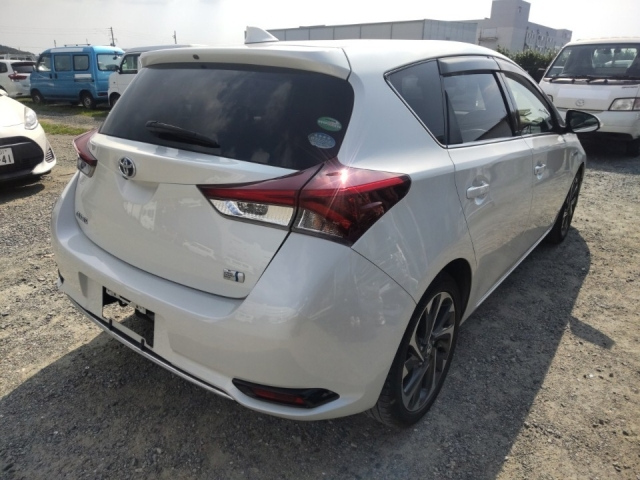 Import and buy TOYOTA AURIS 2017 from Japan to Nairobi, Kenya