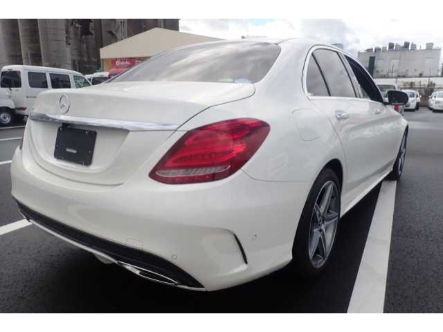 Import and buy MERCEDES BENZ C CLASS 2017 from Japan to Nairobi, Kenya