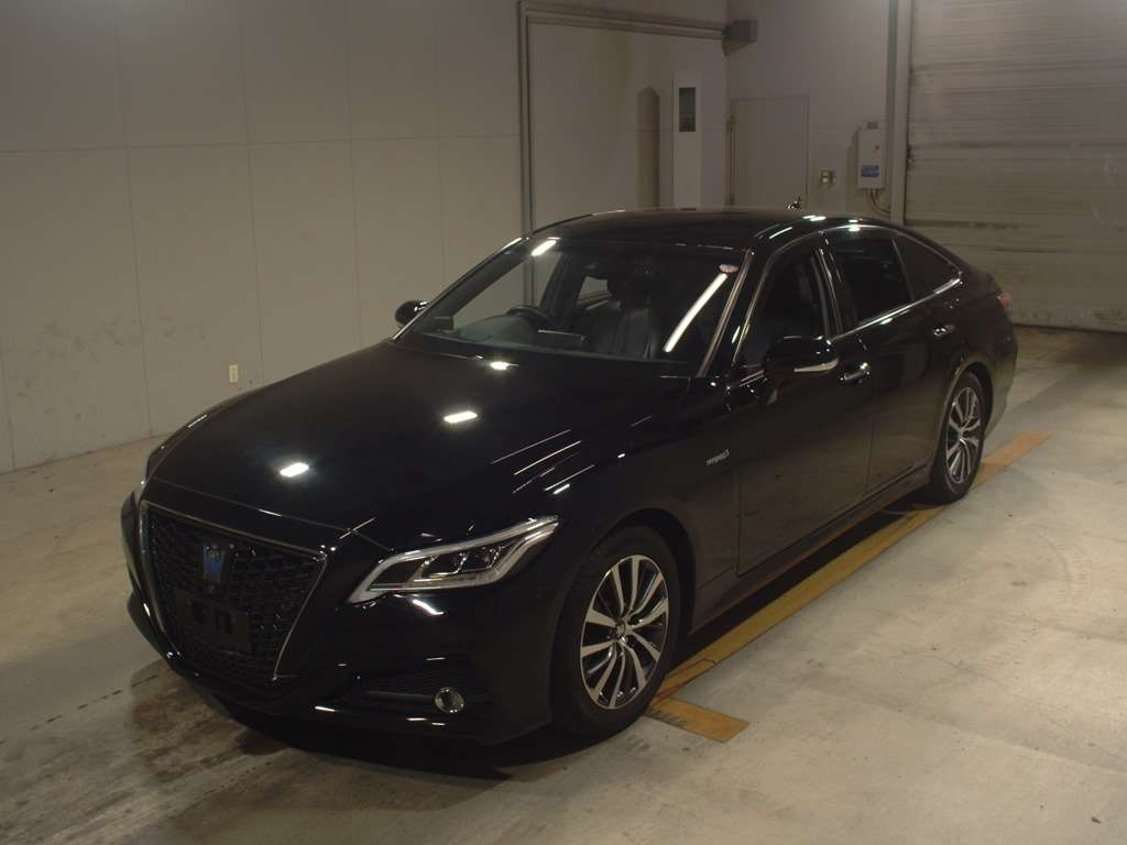 Import and buy TOYOTA CROWN 2018 from Japan to Nairobi, Kenya